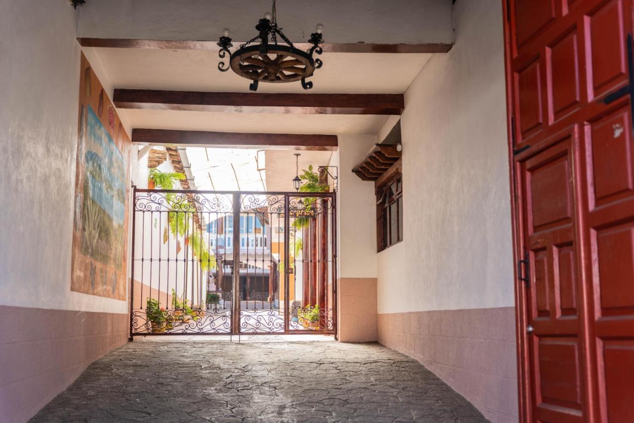 Casa Graciela Hotel Пацкуаро Екстер'єр фото