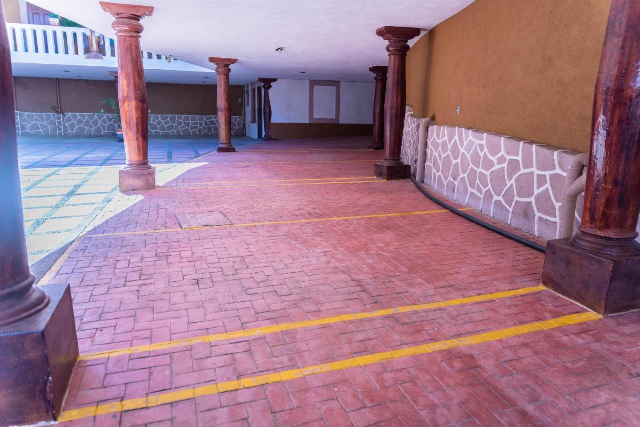 Casa Graciela Hotel Пацкуаро Екстер'єр фото