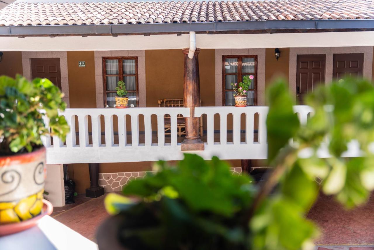 Casa Graciela Hotel Пацкуаро Екстер'єр фото