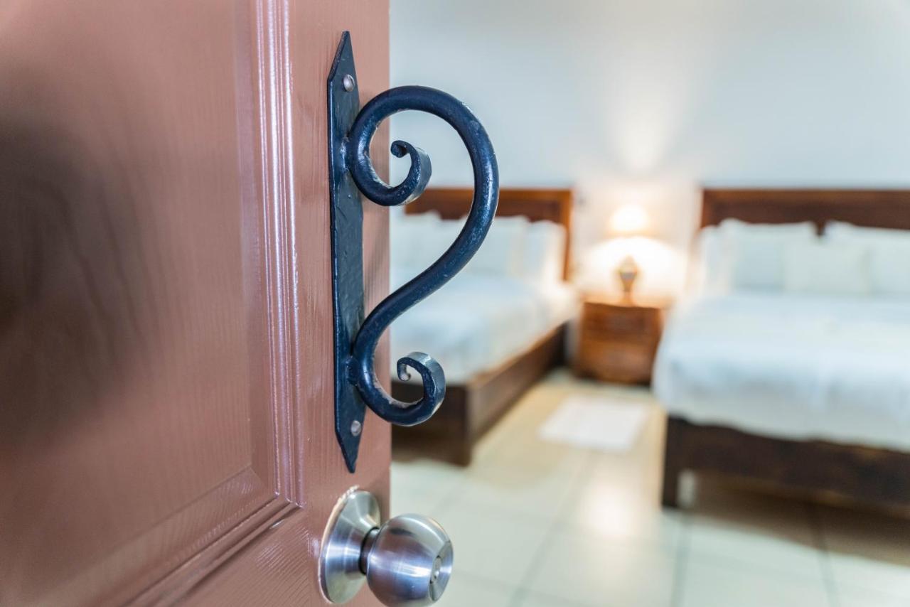 Casa Graciela Hotel Пацкуаро Екстер'єр фото